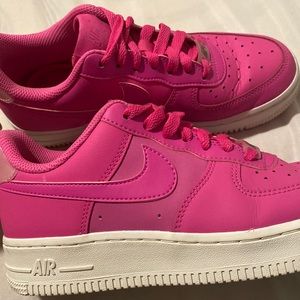 Nike Air Force 1 neon/fire pink